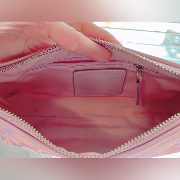 ❌SOLD FACEBOOK❌ Authentic Vintage Y2K Coach baby pink 6371 purse 🌸 - Picture 3 of 11